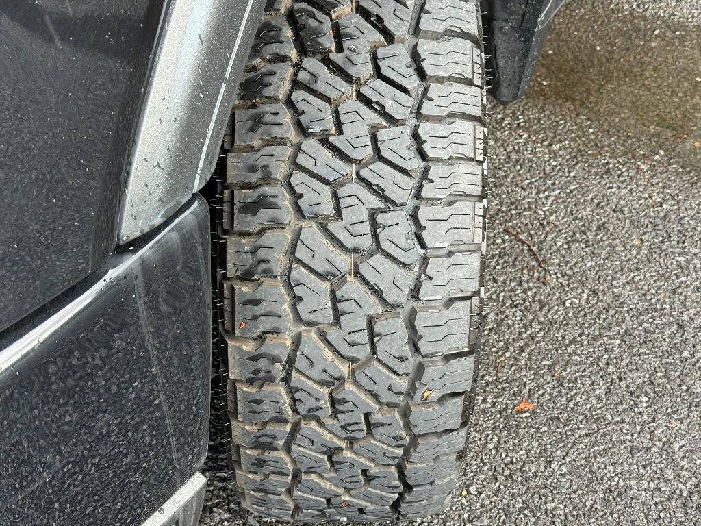 Used 2022 GMC Sierra 2500 AT4 w/ AT4 Premium Plus Package image 18