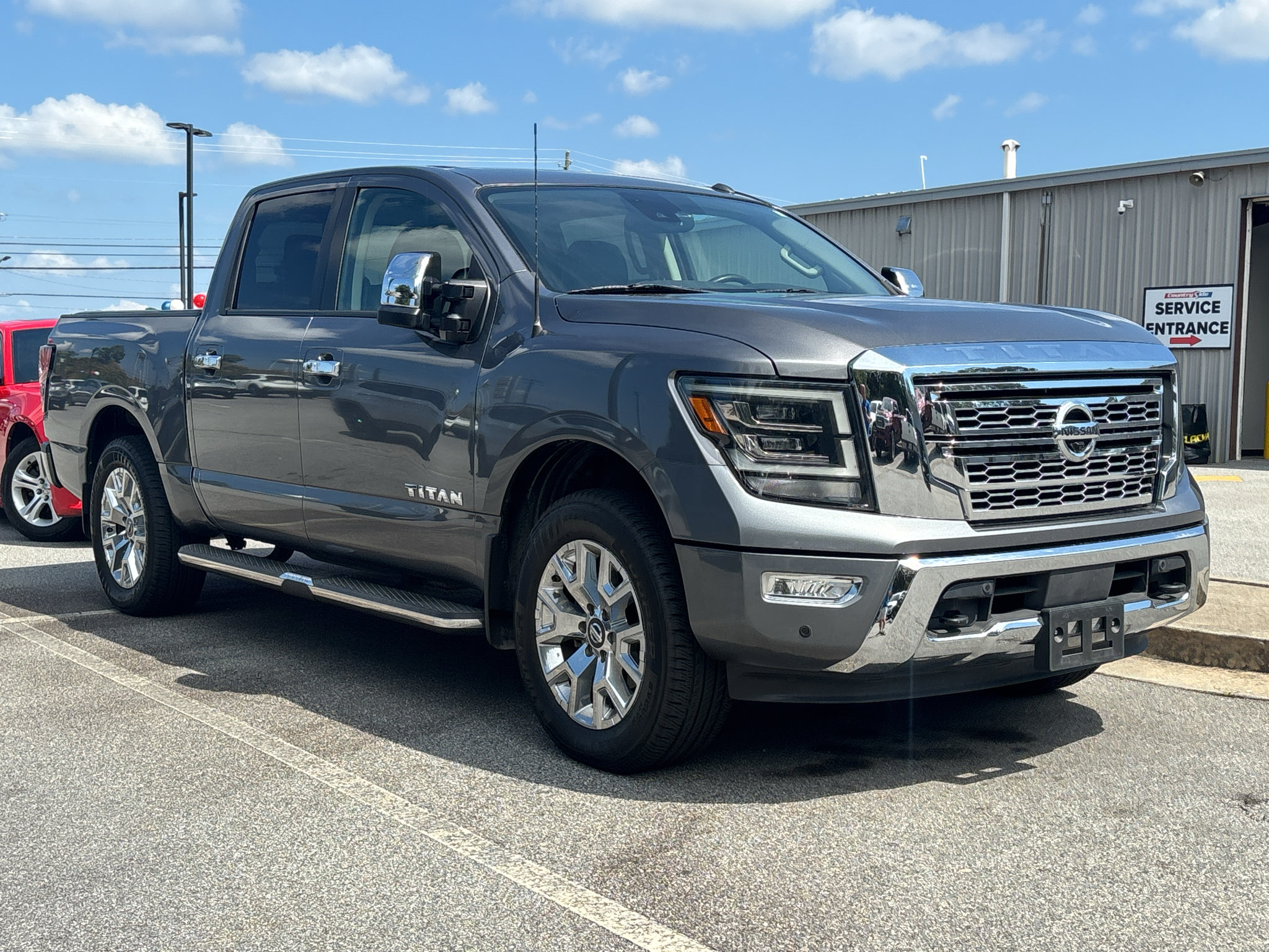 Used 2021 Nissan Titan SL w/ Moonroof Package RWD image 3