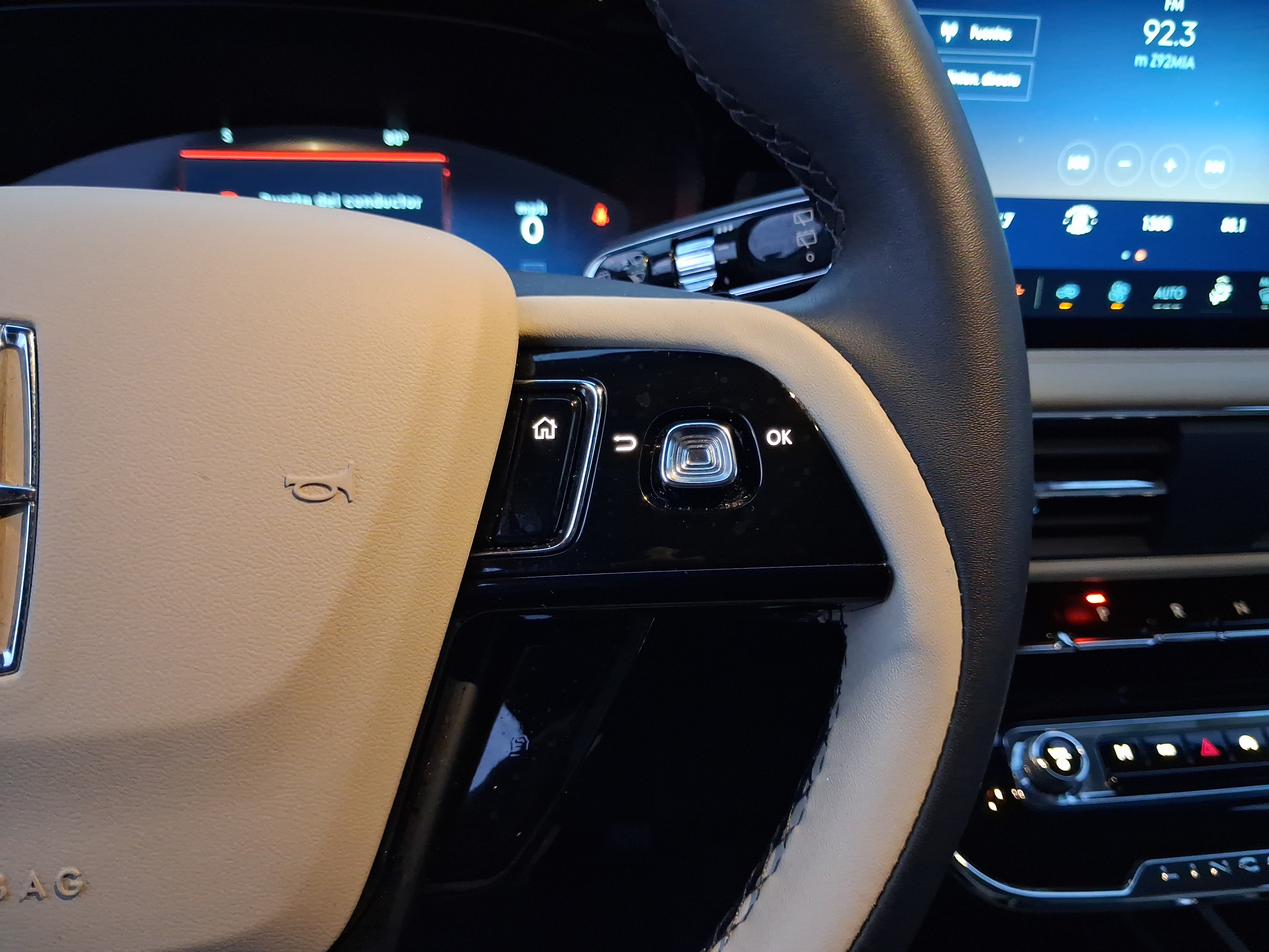 Certified 2025 Lincoln Corsair FWD image 16