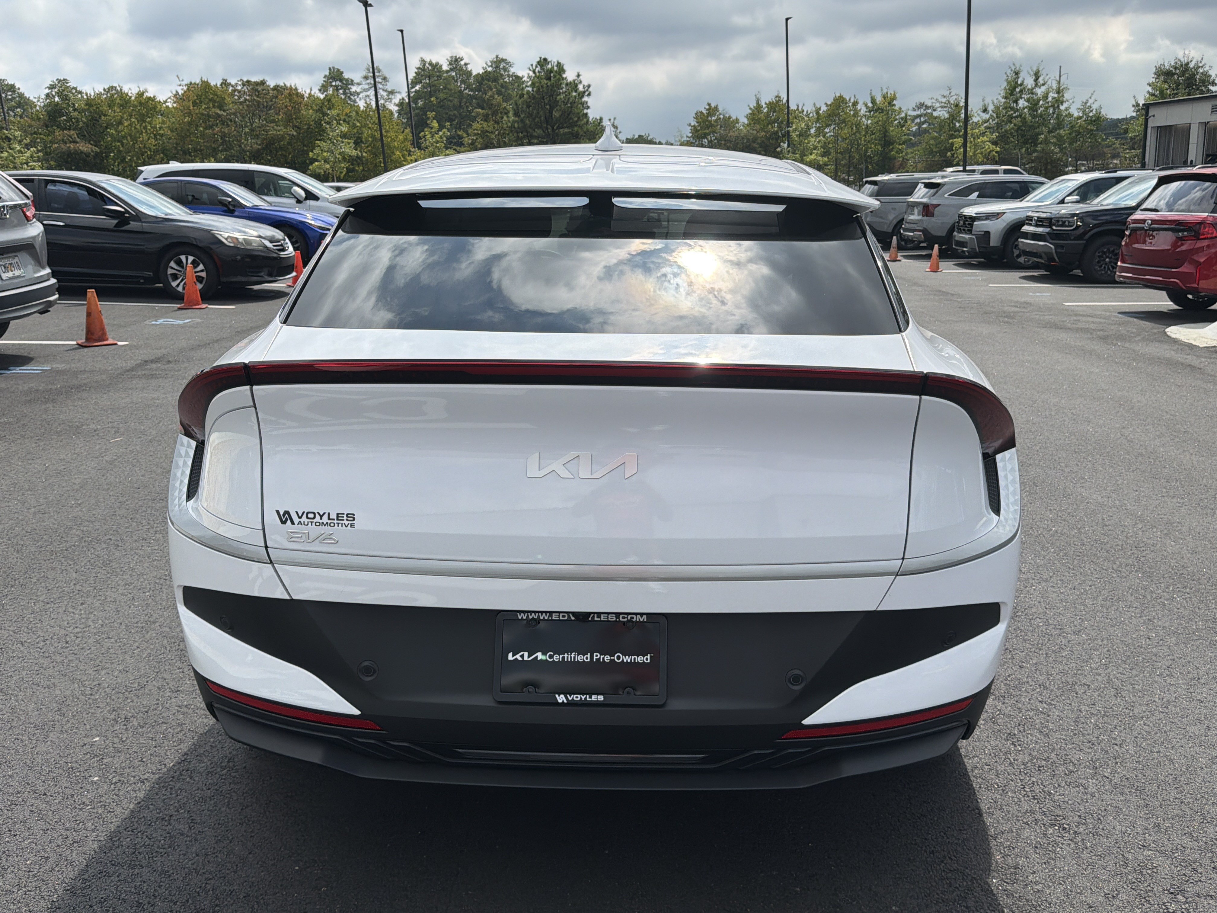 Certified 2025 Kia EV6 Light w/ Light LR Technology Package RWD image 6