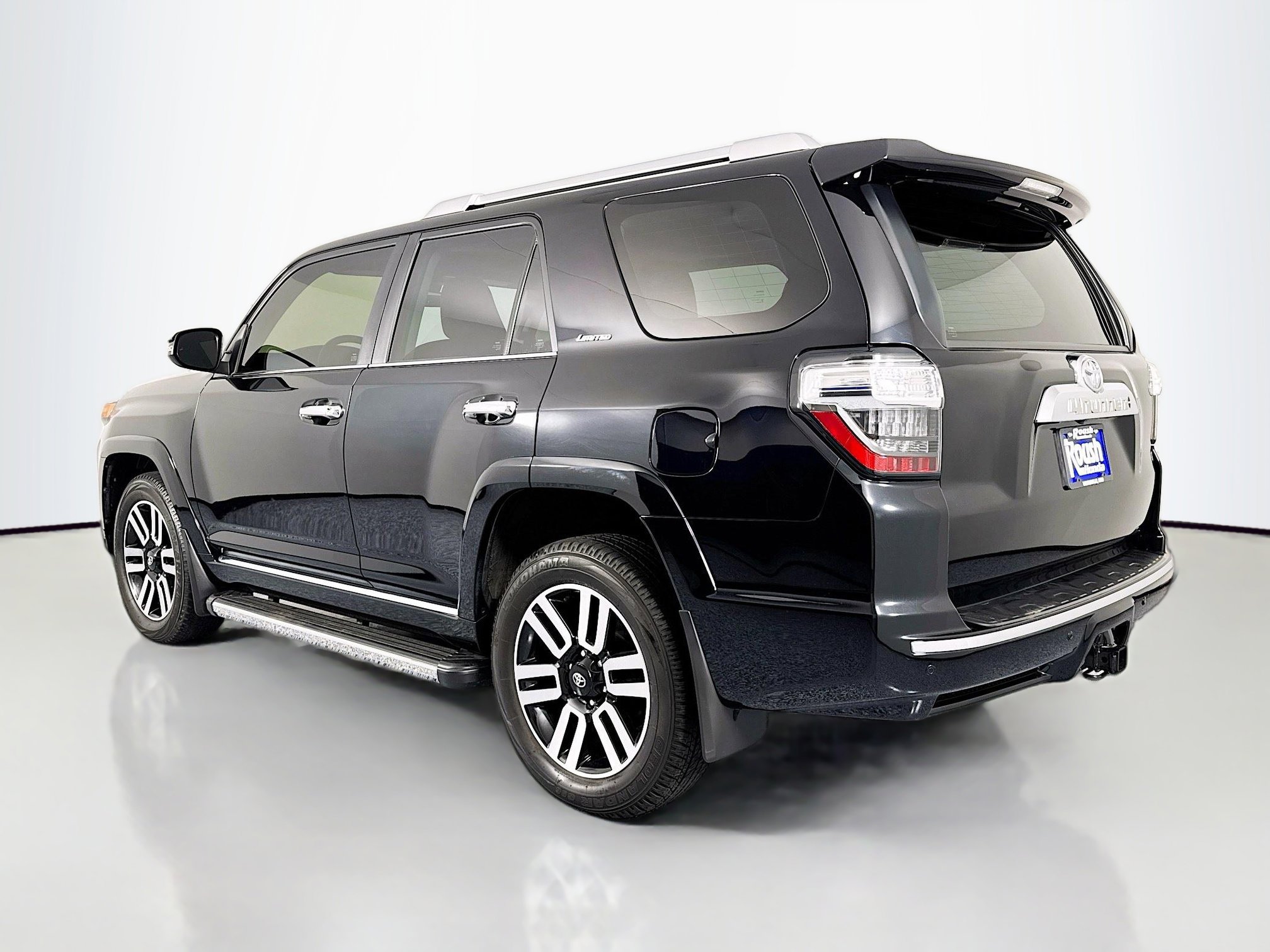 Used 2023 Toyota 4Runner Limited AWD/4WD image 7