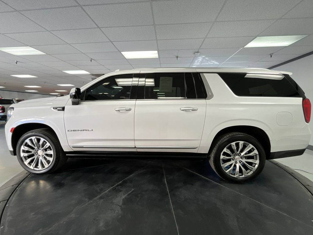 Used 2021 GMC Yukon XL Denali w/ Denali Ultimate Package AWD/4WD image 5