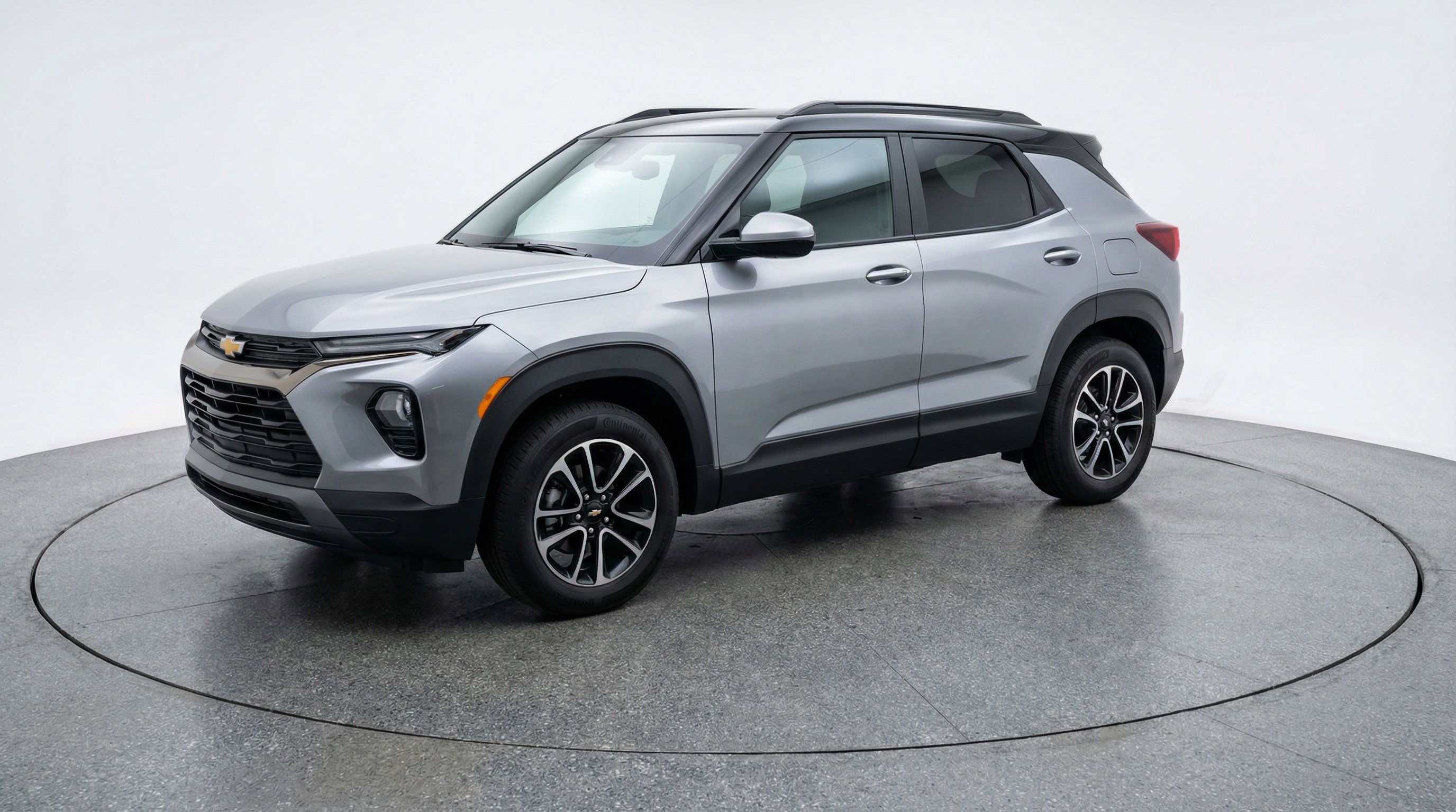 Used 2025 Chevrolet TrailBlazer LT image 3