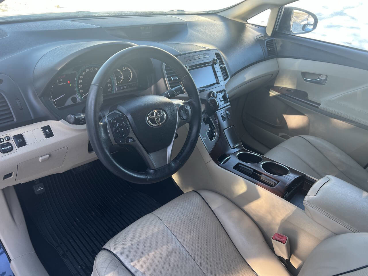Used 2015 Toyota Venza XLE image 10