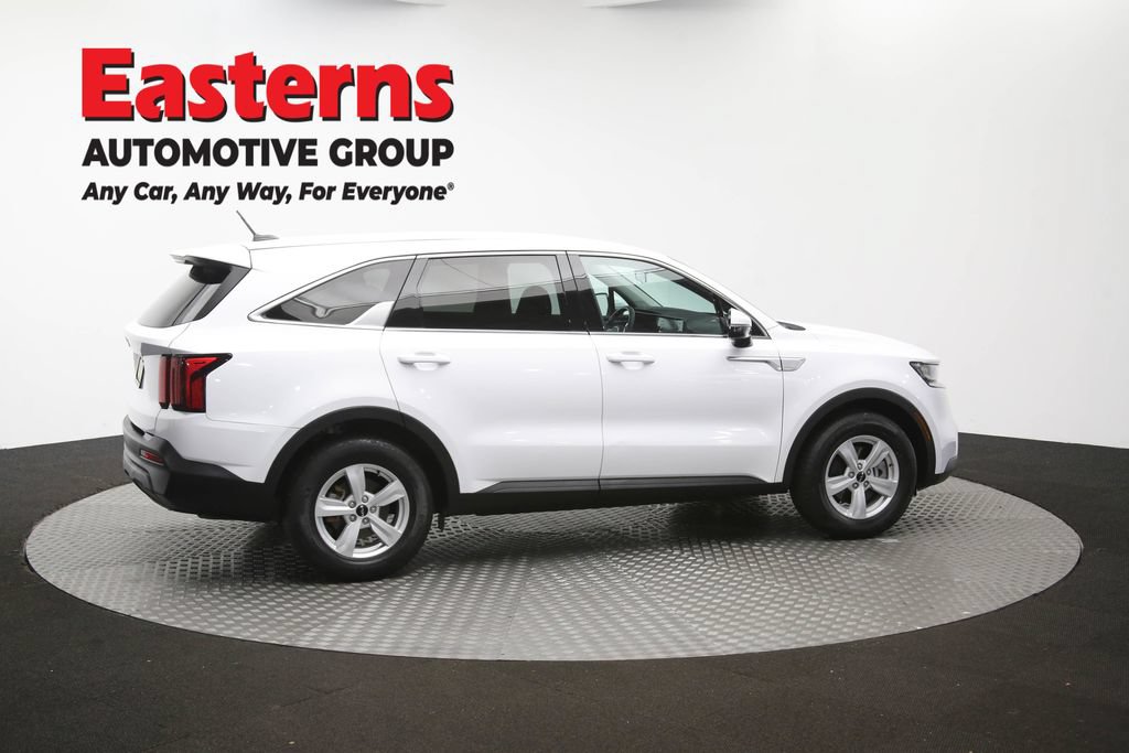 Used 2023 Kia Sorento LX FWD image 42