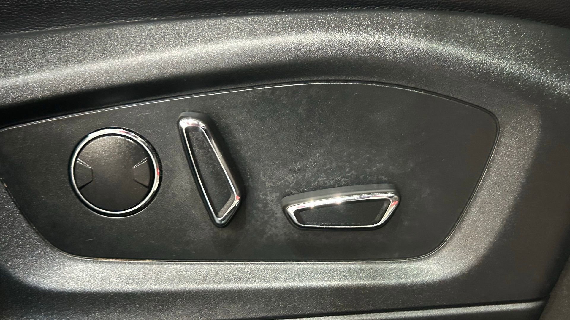 Used 2020 Ford Explorer Limited AWD/4WD image 71