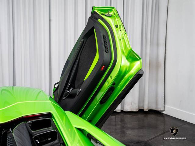 Used 2024 Lamborghini Revuelto AWD/4WD image 40