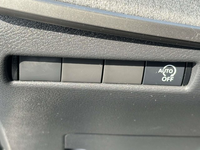 Used 2026 Nissan Kicks SV FWD image 14
