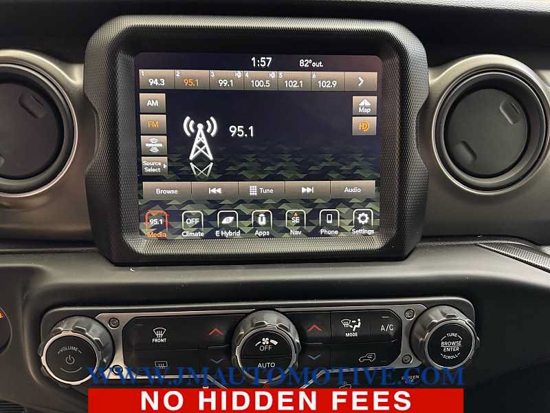 Used 2023 Jeep Wrangler Unlimited w/ Sun & Screen Package AWD/4WD image 24