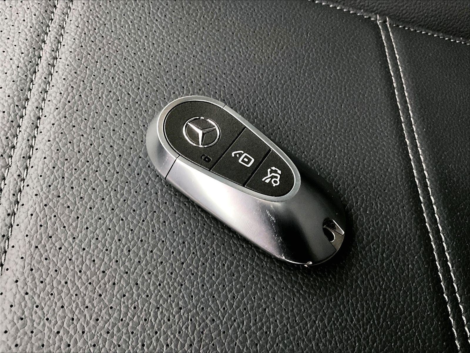 Used 2026 Mercedes-Benz C 300 Sedan image 12