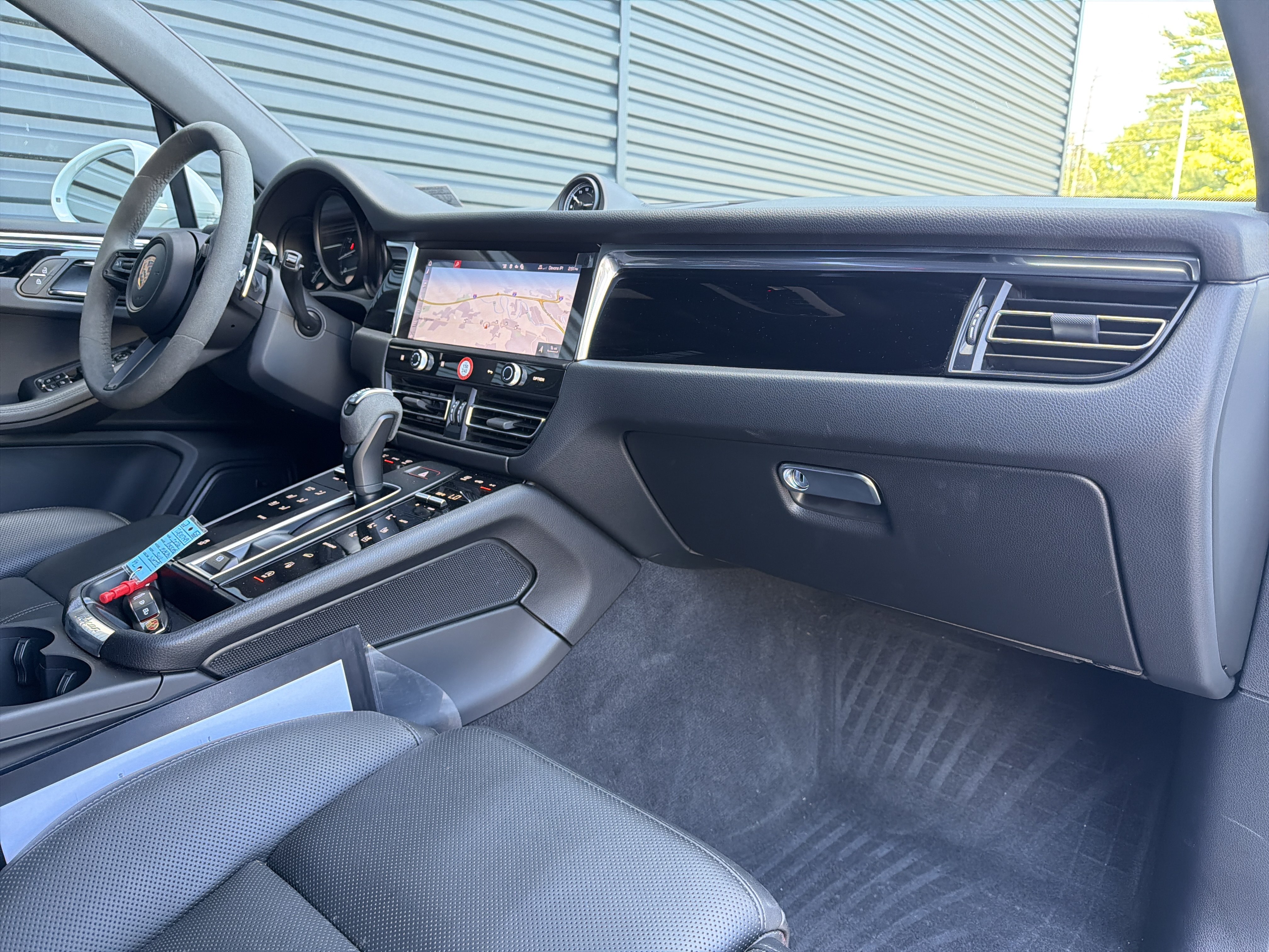 New 2026 Porsche Macan AWD/4WD image 8
