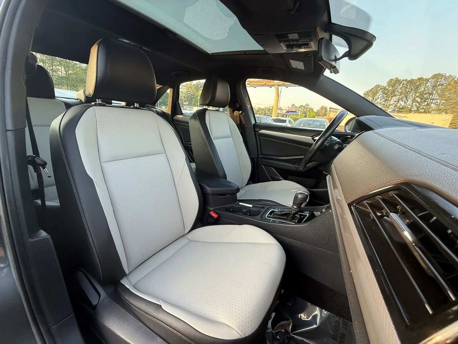 Used 2019 Volkswagen Jetta R-Line w/ R-Line Cold Weather Package FWD image 13
