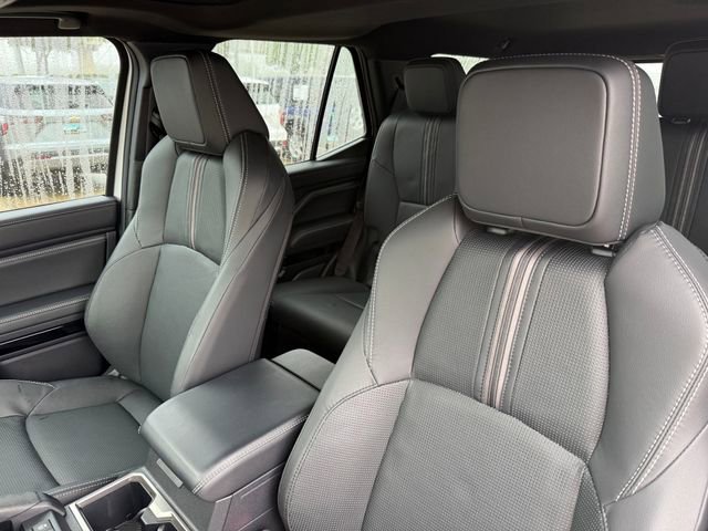 Used 2025 Toyota 4Runner Limited AWD/4WD image 13