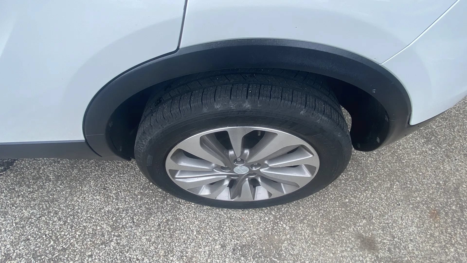 Used 2019 Buick Encore Preferred FWD image 19