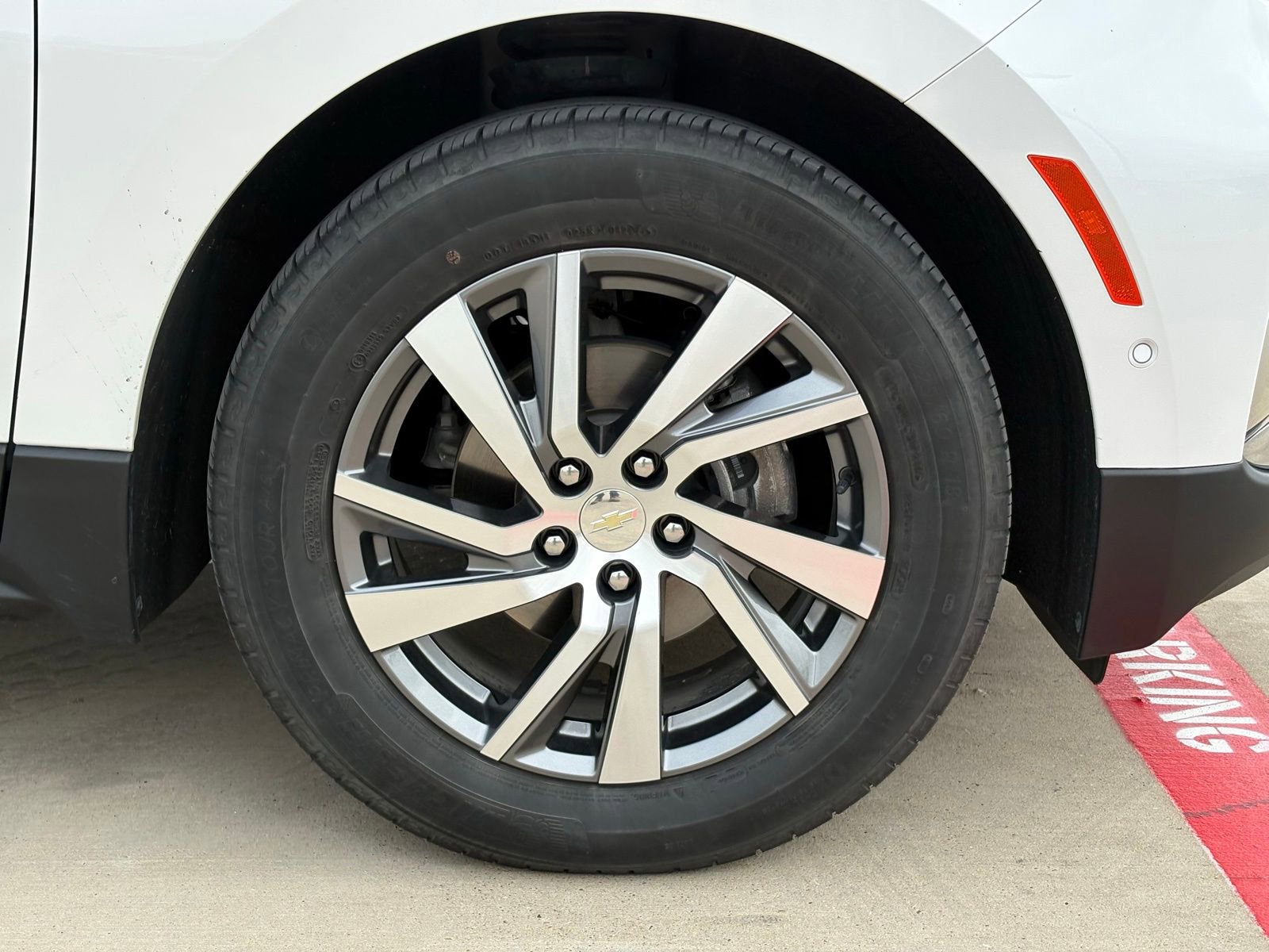 Certified 2024 Chevrolet Equinox Premier FWD image 10