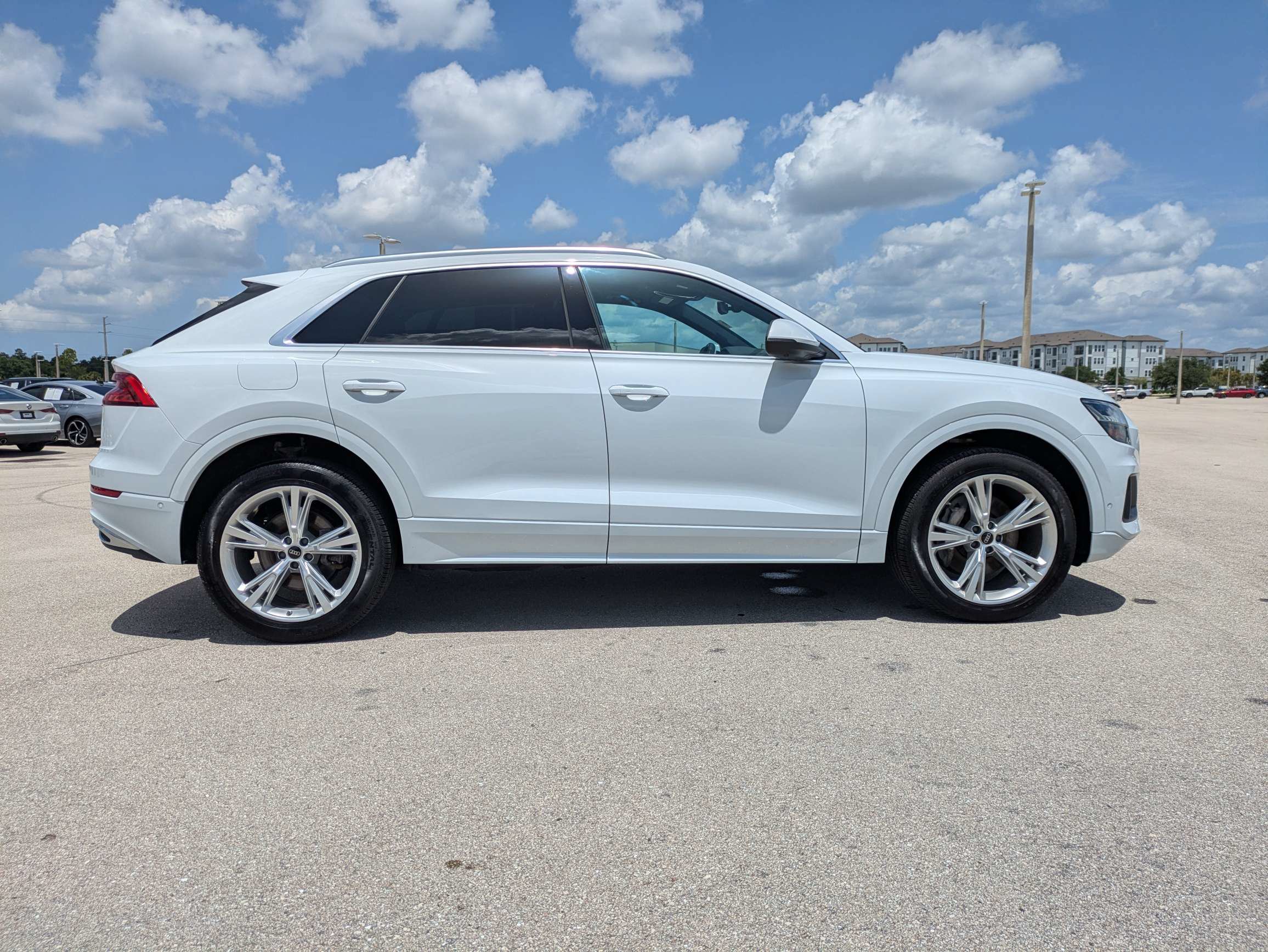 Used 2023 Audi Q8 Premium AWD/4WD image 4