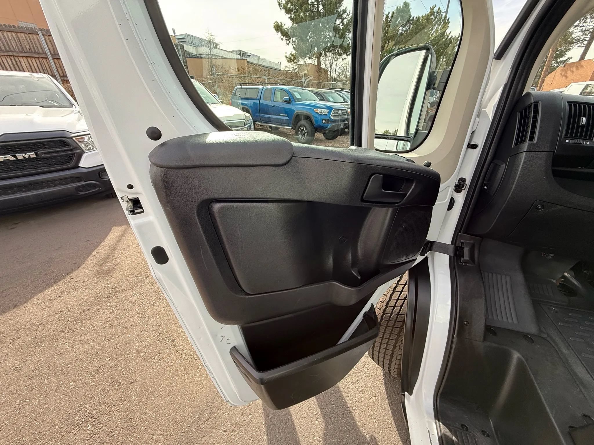 Used 2021 RAM ProMaster 2500 FWD image 24