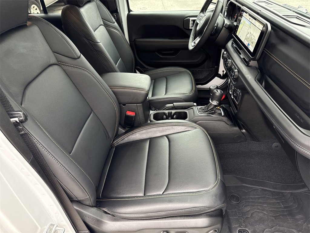 Certified 2025 Jeep Wrangler Sahara w/ Safety Group image 38