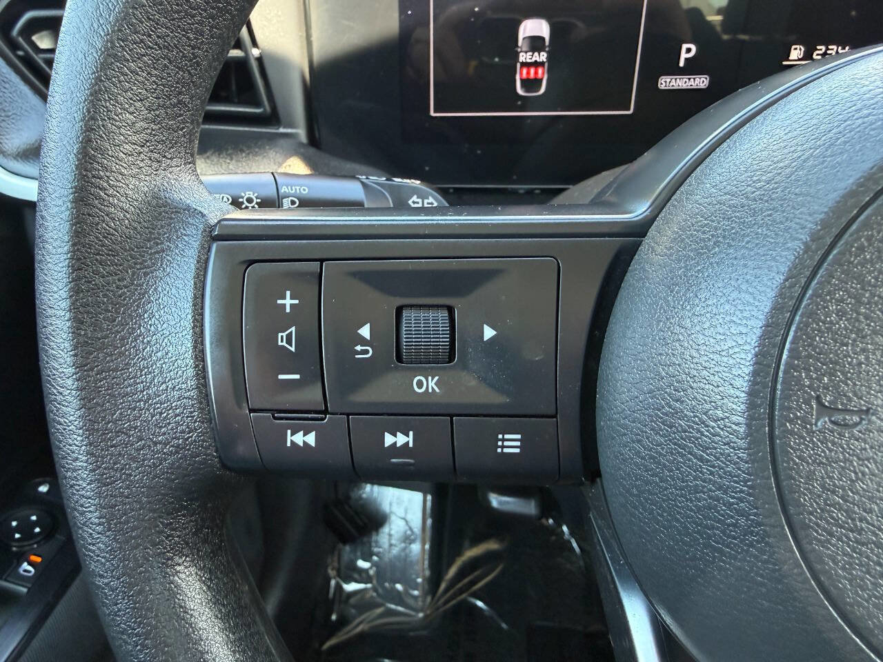 Used 2025 Nissan Kicks S image 33