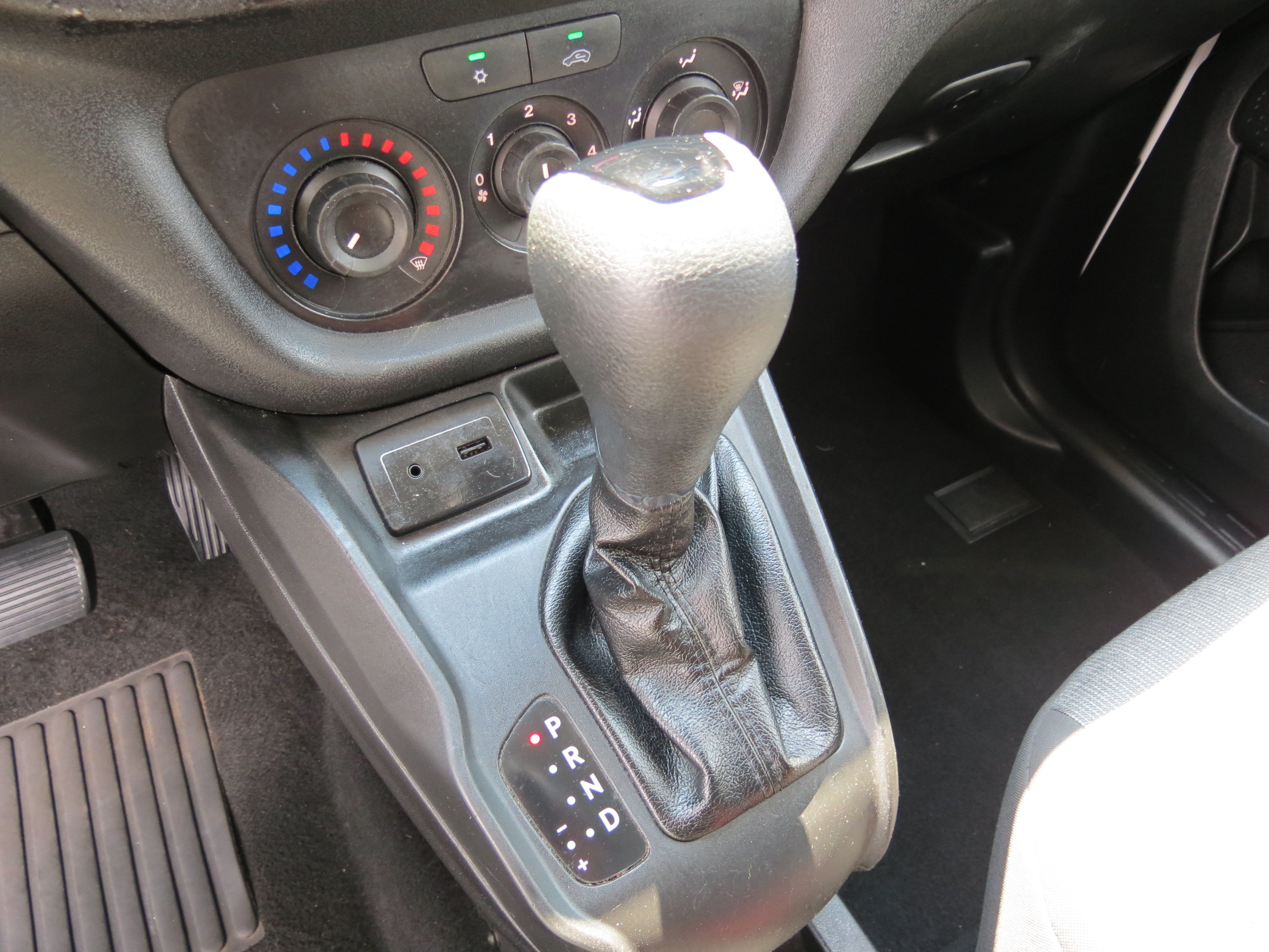 Used 2018 RAM ProMaster City Tradesman SLT FWD image 24