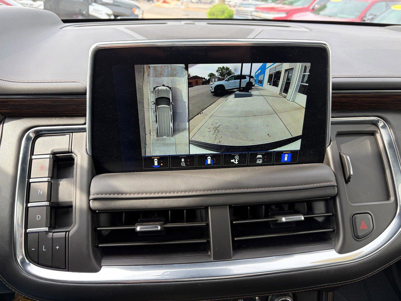 Used 2024 Chevrolet Tahoe High Country AWD/4WD image 15