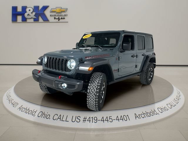 Used 2025 Jeep Wrangler Unlimited Rubicon AWD/4WD image 3