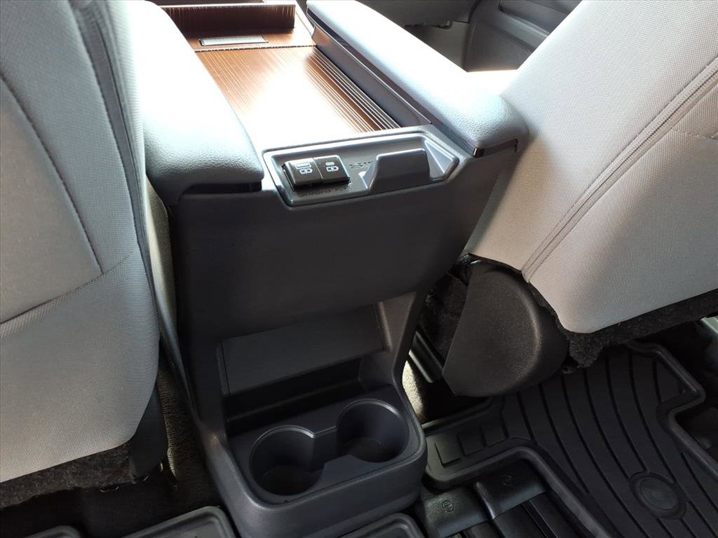 Used 2024 Toyota Sienna LE FWD image 13