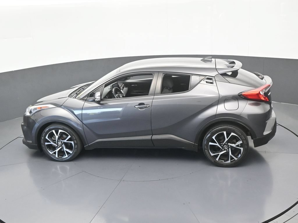 Used 2019 Toyota C-HR XLE FWD image 39