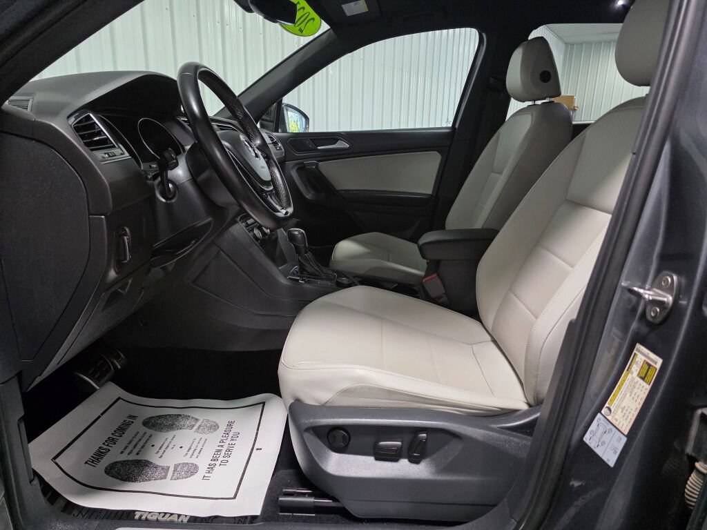 Used 2021 Volkswagen Tiguan SE R-Line w/ 3rd Row Seat Package AWD/4WD image 9