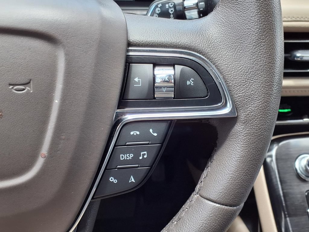 Used 2023 Lincoln Nautilus FWD w/ Premium Package image 17