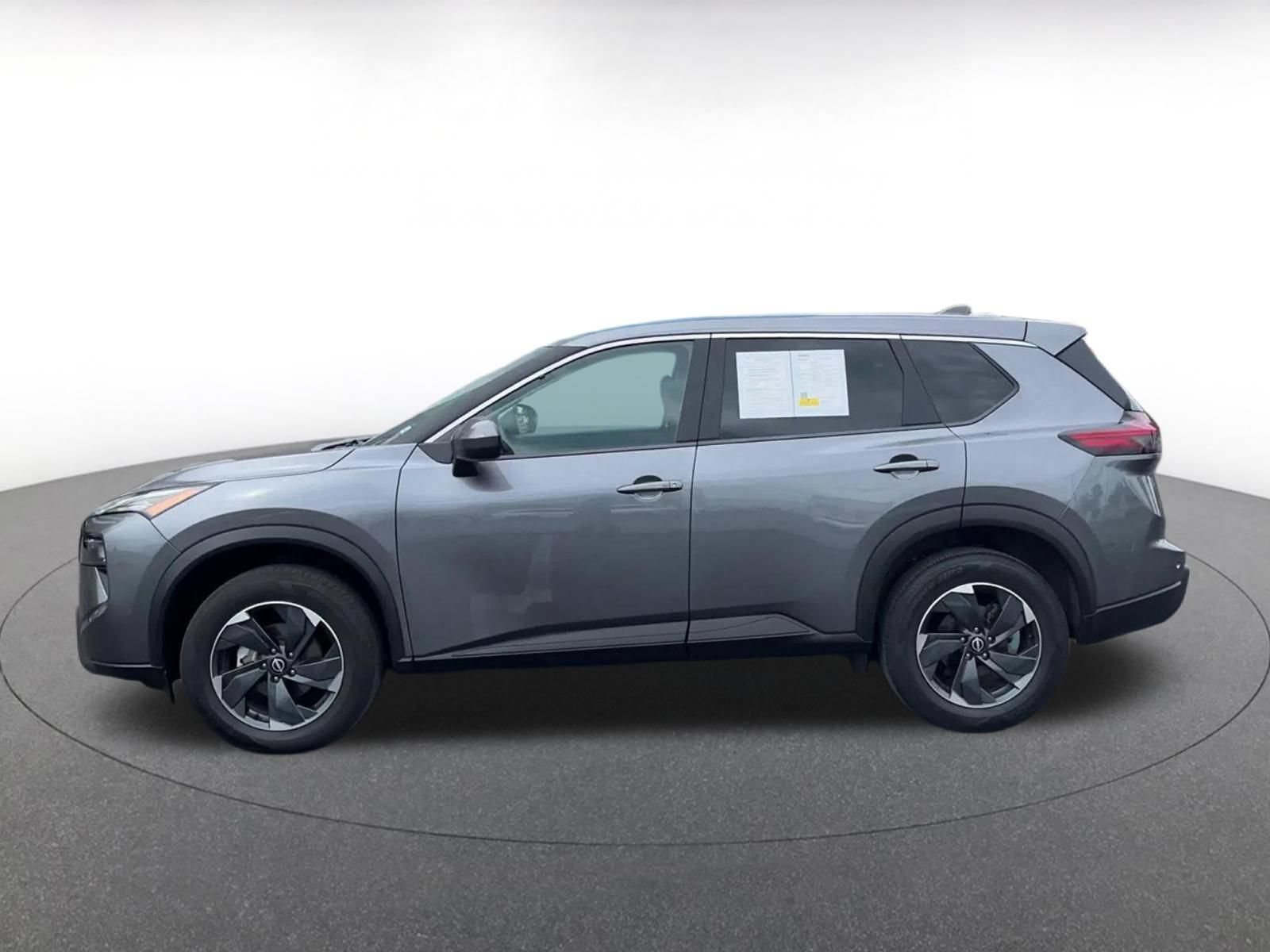 Used 2025 Nissan Rogue SV AWD/4WD image 9