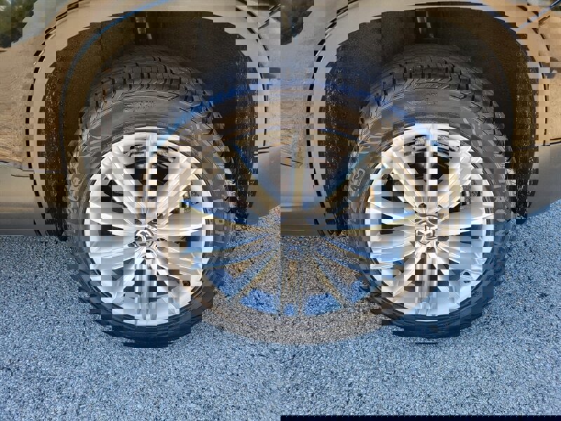 Used 2011 Volkswagen Tiguan SE image 31