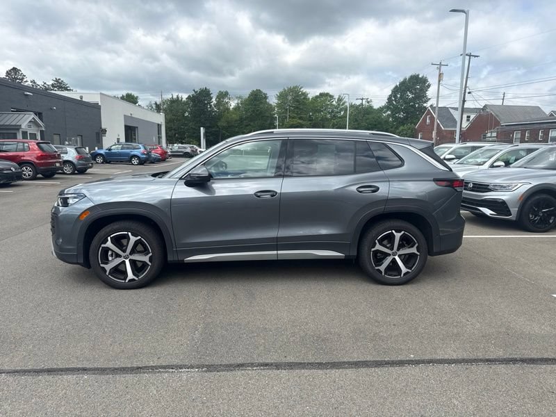 Used 2025 Volkswagen Tiguan SE AWD/4WD image 9
