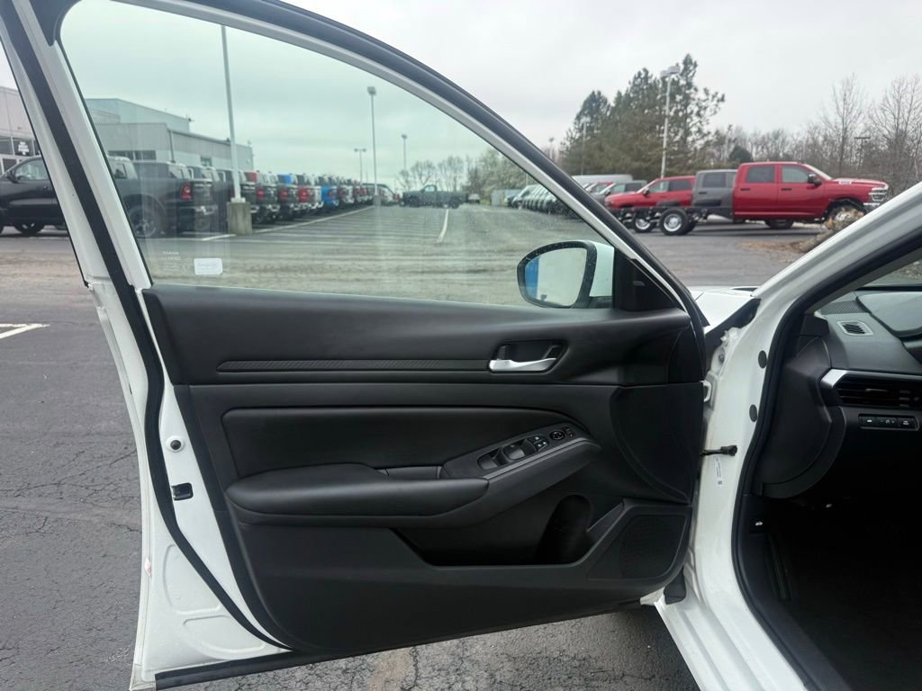Used 2022 Nissan Altima 2.5 AWD/4WD image 10