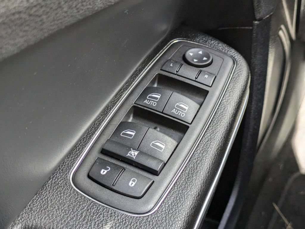 Used 2023 Chrysler 300 Touring w/ Sport Appearance Package RWD image 22