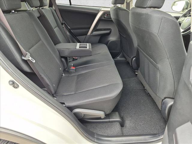 Used 2018 Toyota RAV4 LE w/ All Weather Liner Package AWD/4WD image 20
