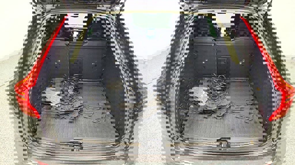 Used 2022 Volvo XC60 T8 Inscription w/ Advanced Package image 23