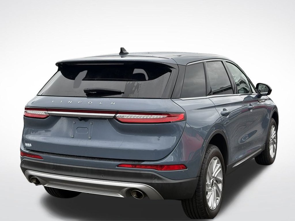Used 2023 Lincoln Corsair AWD image 3