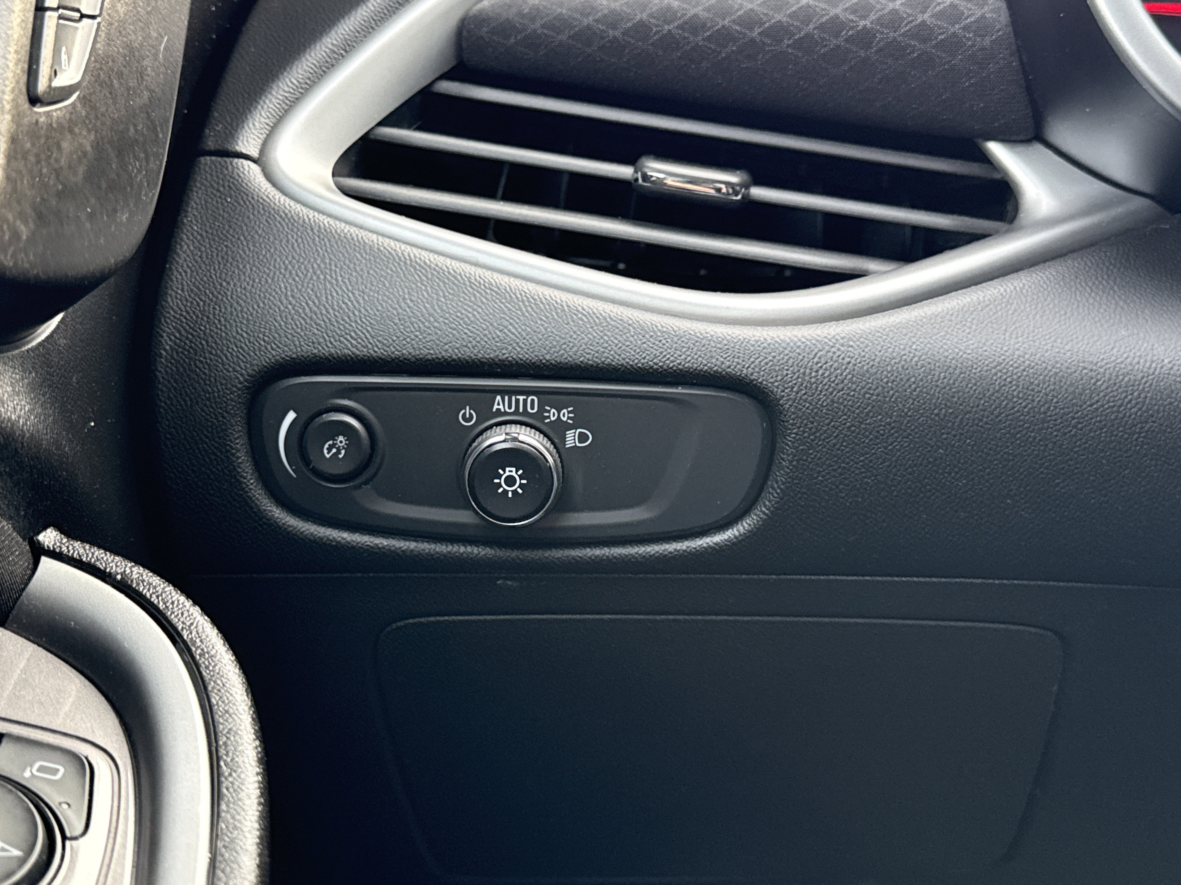 Used 2023 Chevrolet Malibu LT image 28