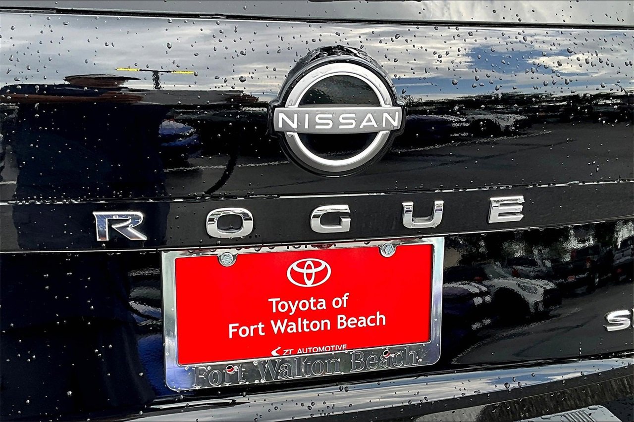 Used 2023 Nissan Rogue SL w/ SL Premium Package image 24