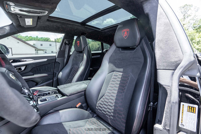 Used 2021 Lamborghini Urus AWD/4WD image 40