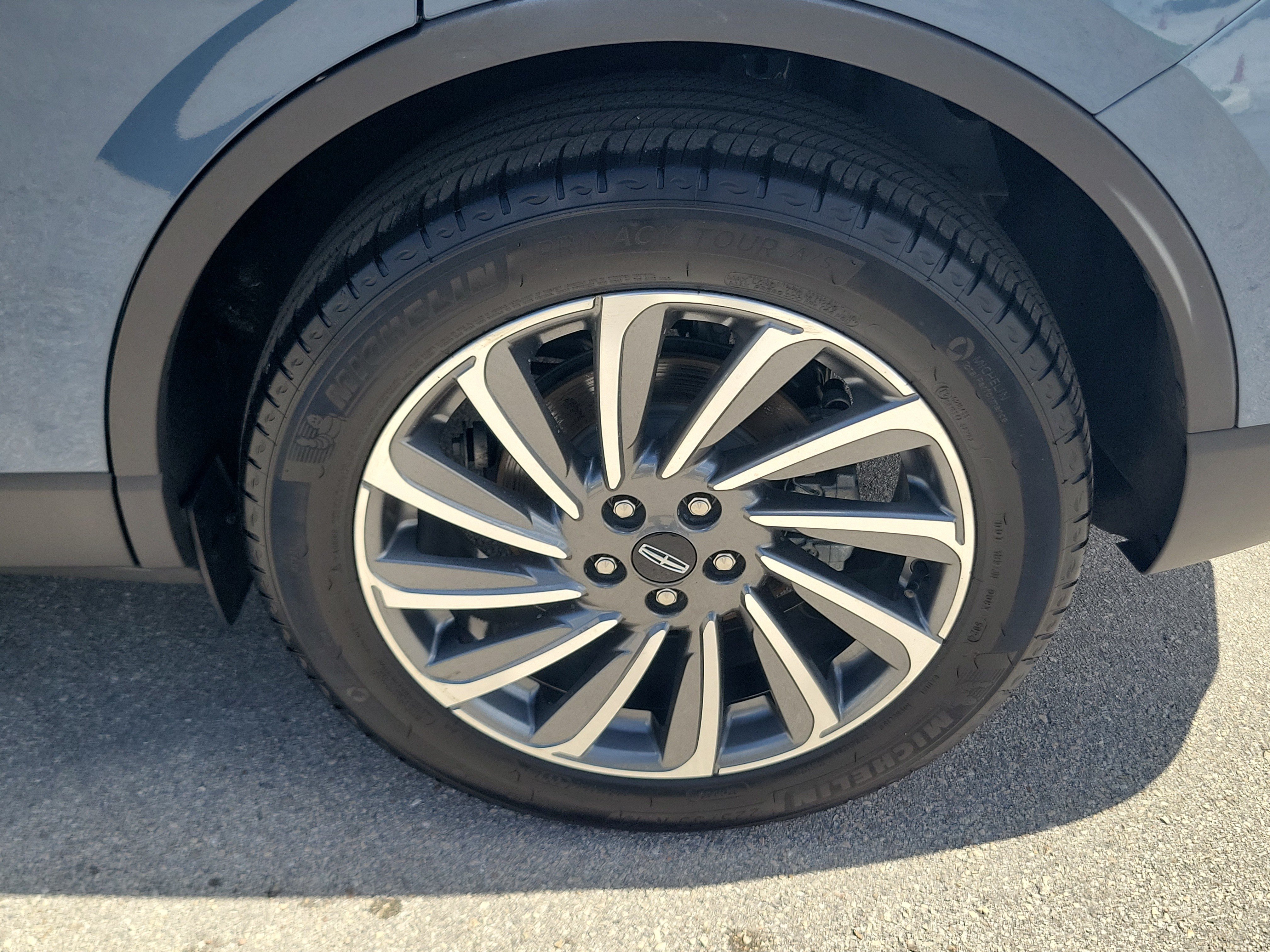 Used 2025 Lincoln Corsair Reserve FWD image 32