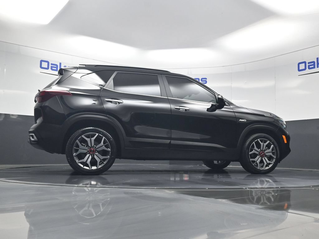Certified 2022 Kia Seltos SX w/ Sunroof Package AWD/4WD image 48
