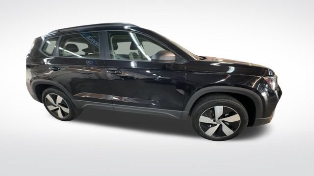 Certified 2025 Volkswagen Taos S AWD/4WD image 10