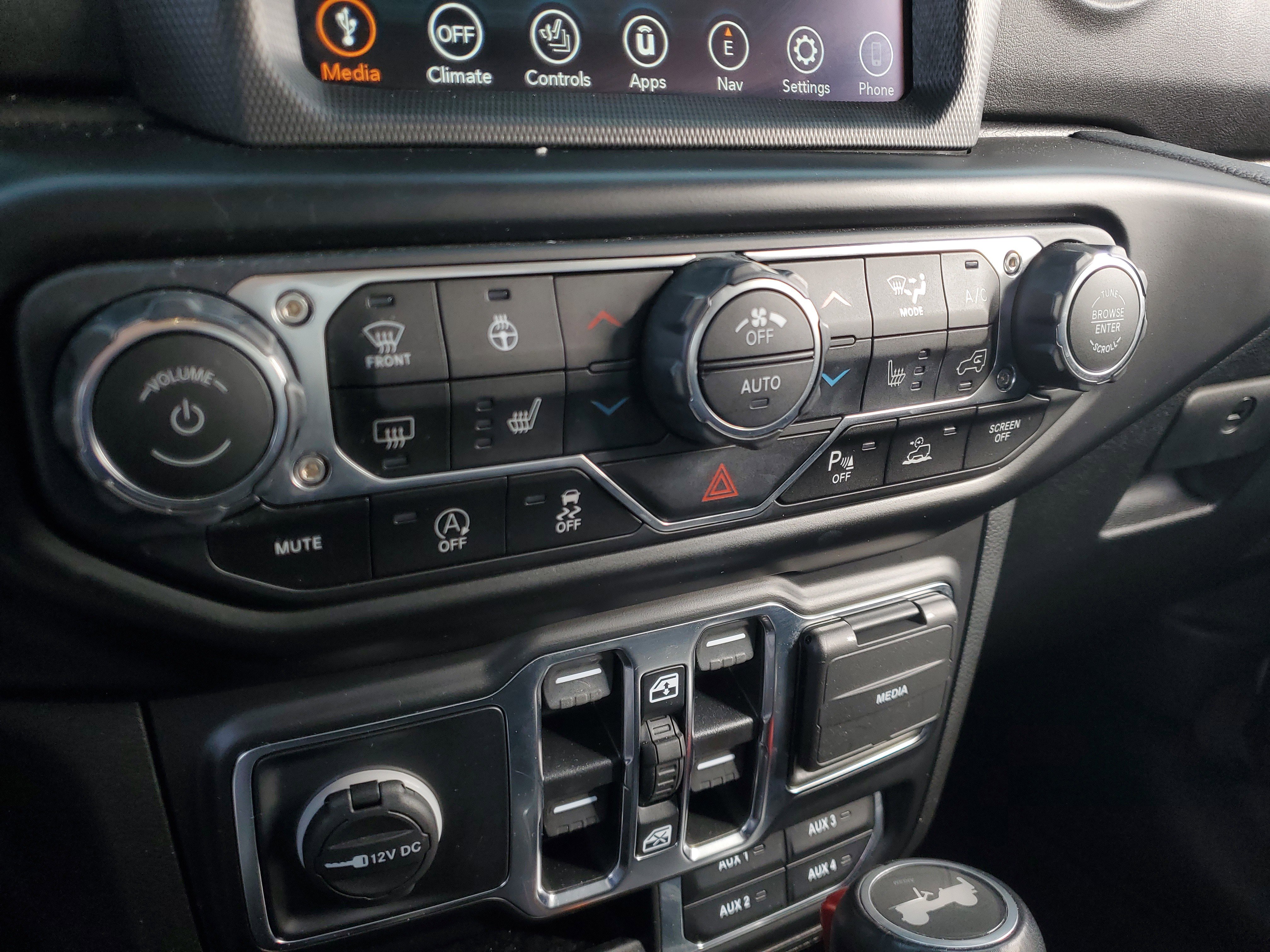 Used 2022 Jeep Wrangler Unlimited Sahara w/ LED Lighting Group image 26