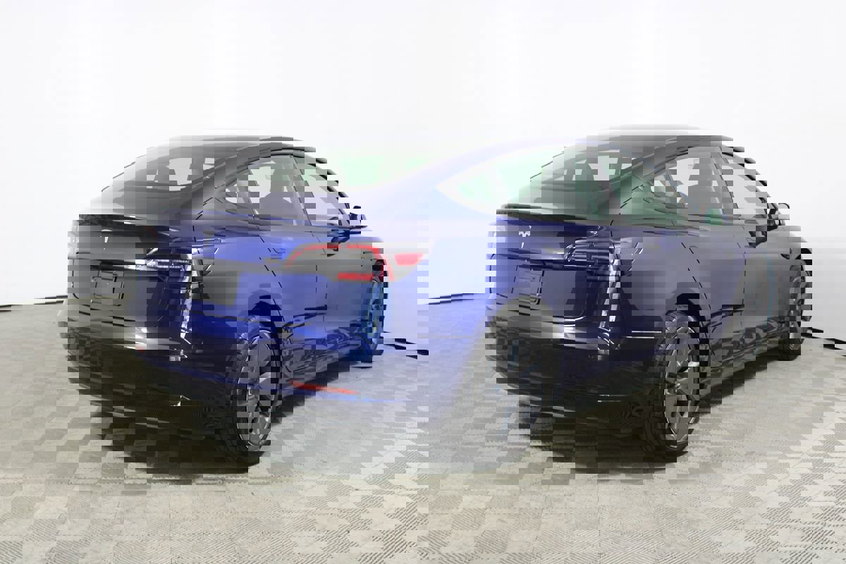 Used 2022 Tesla Model 3 Standard Range image 28