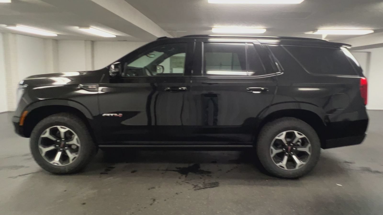 New 2026 GMC Yukon AT4 w/ AT4 Premium Package AWD/4WD image 25