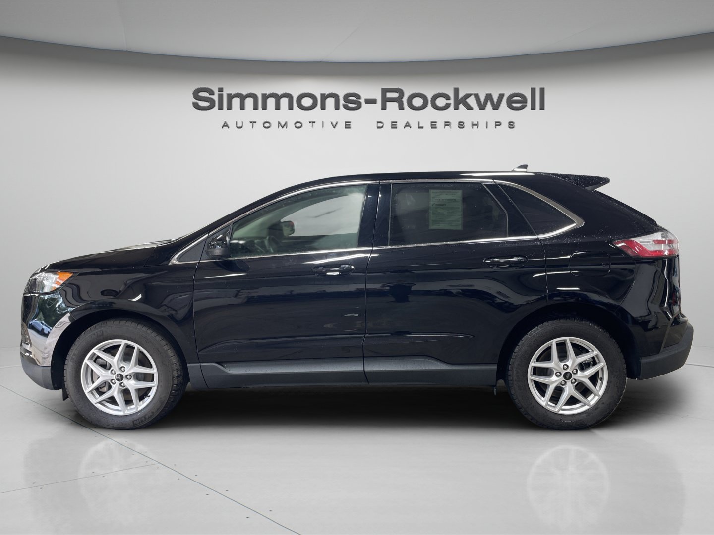 Used 2024 Ford Edge SEL w/ Convenience Package AWD/4WD image 3
