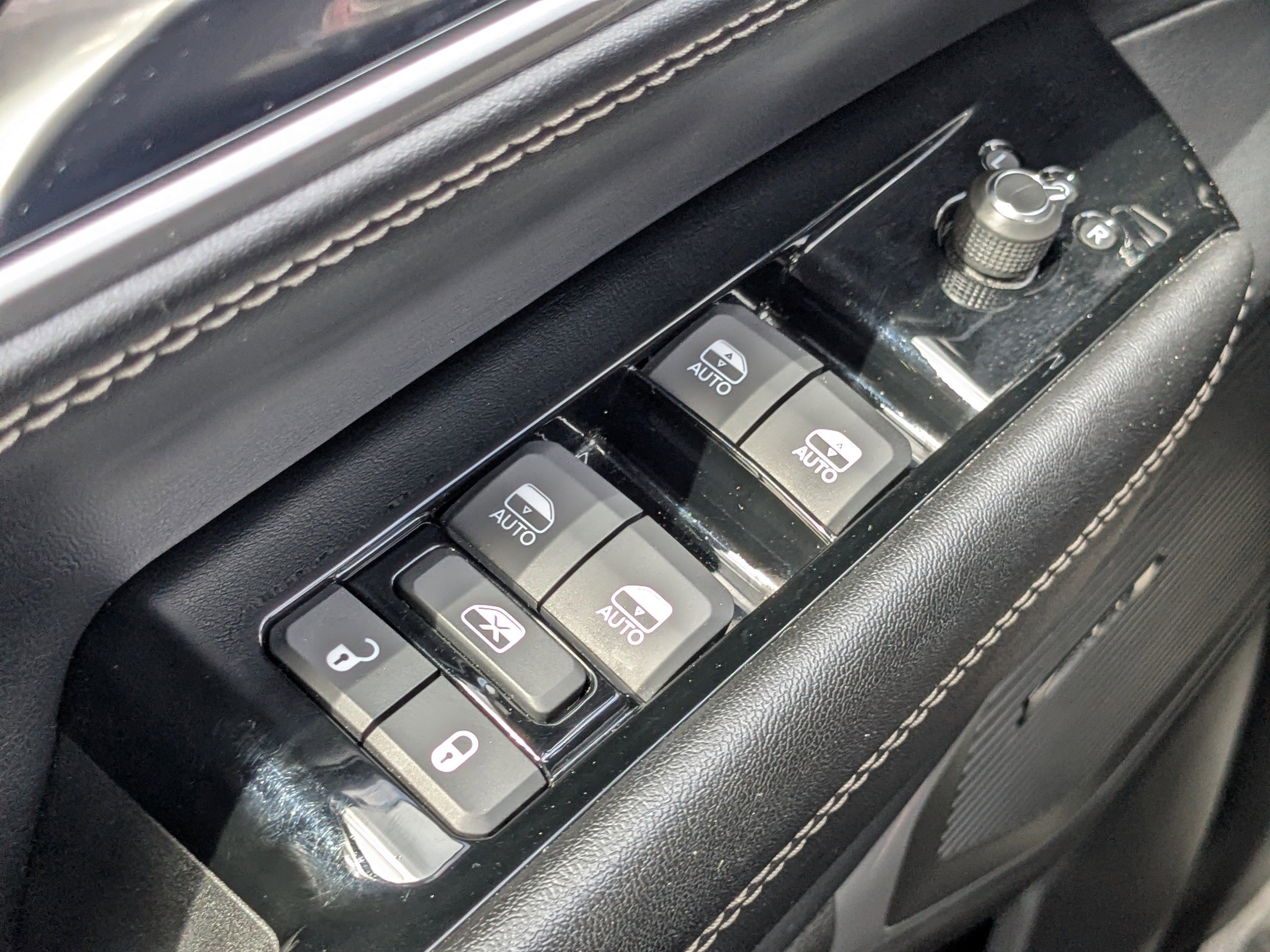 Certified 2024 Jeep Wagoneer L Series II w/ Flexible Seating Group AWD/4WD image 22