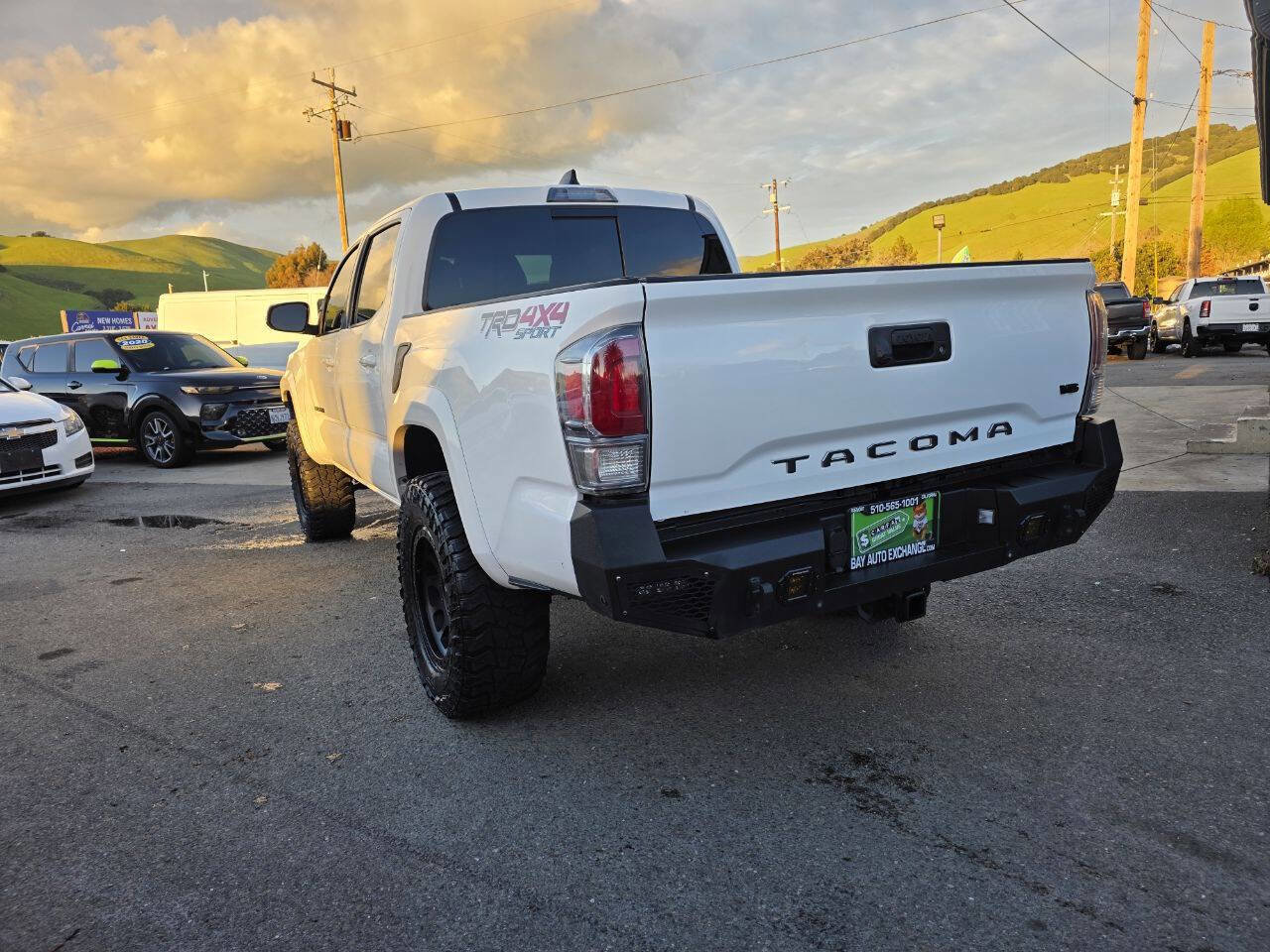 Used 2021 Toyota Tacoma TRD Sport w/ Technology Package image 7